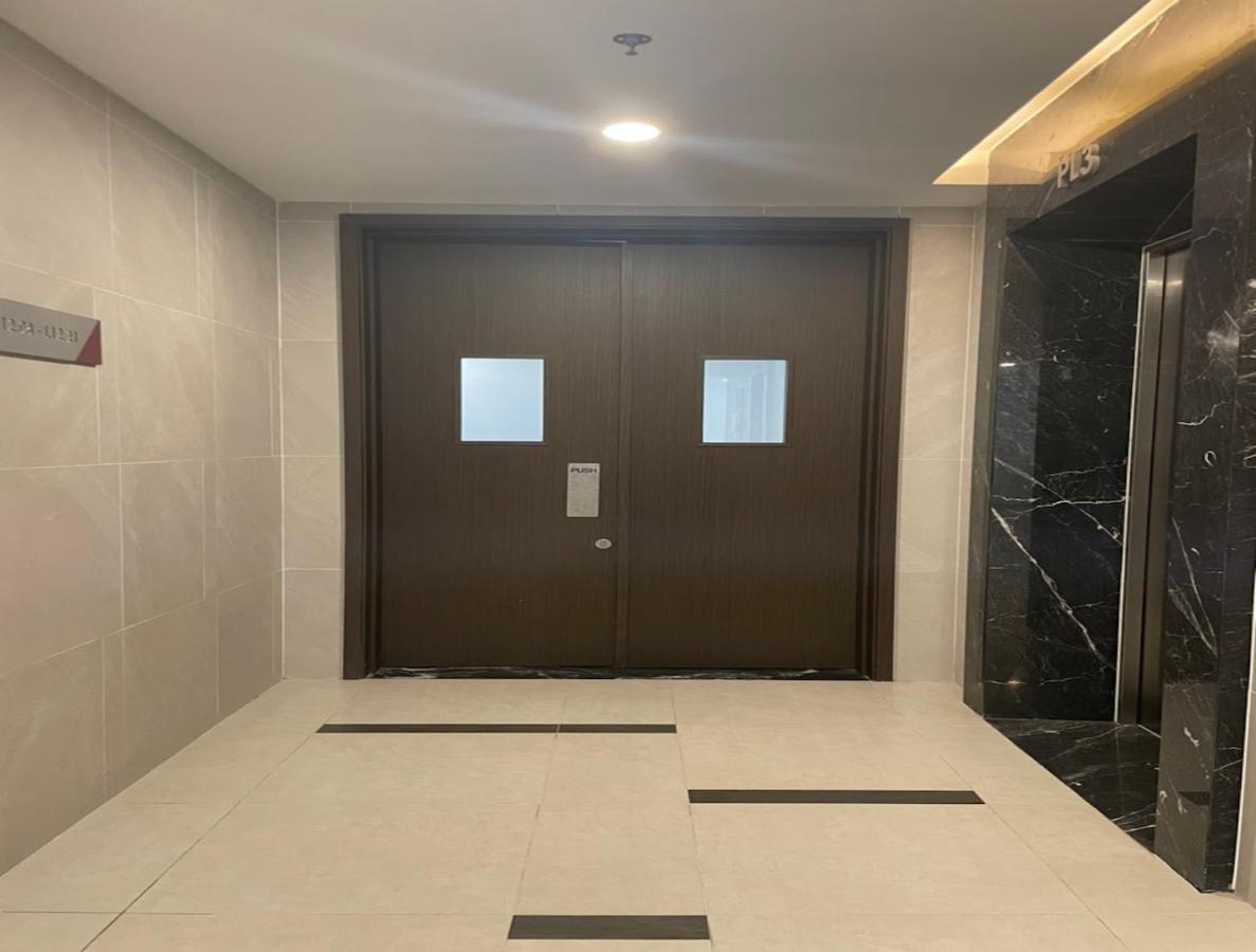 Compass One Building - Luxury Apartments Ap Phu Tho Exterior photo